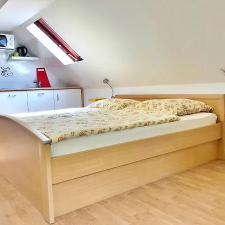 2 Studio&apartment Cvetek