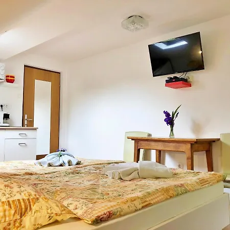 2 & Cvetek Homestay Bohinj