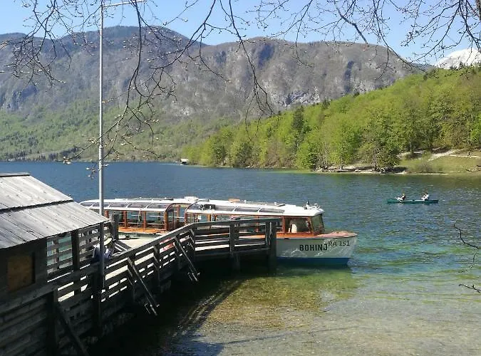 2 & Cvetek Pansiyon Bohinj
