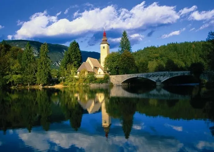 2 & Cvetek Pansiyon Bohinj